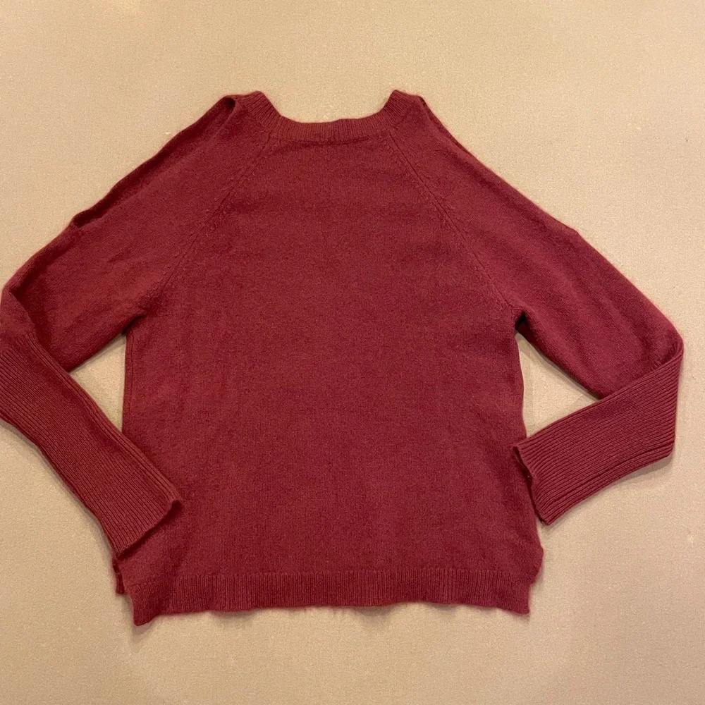 Saks Fifth Avenue Cold Shoulder Cashmere Sweater Size Medium - Picture 6 of 12